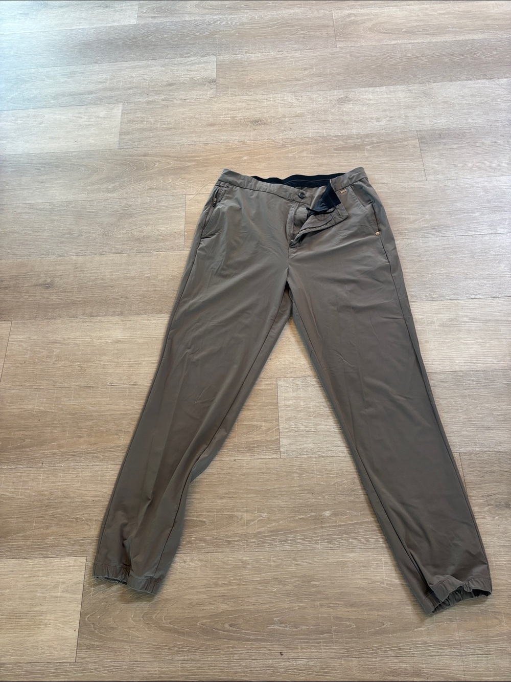 Vuori Olive Green Tech Jogger Pants